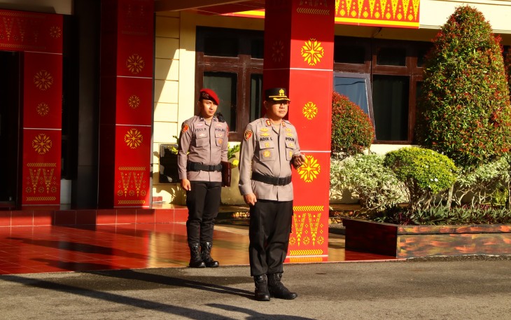 Kapolres OKU Timur Polda Sumatera Selatan, AKBP Adik Listiyono, S.I.K., M.Si., memimpin langsung upacara serah terima jabatan 
