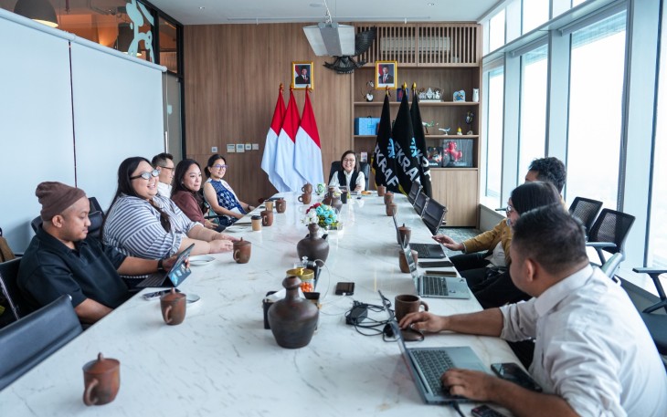 Wakil Menteri Ekonomi Kreatif, Irene Umar, menerima audiensi jenama suvenir lokal Sovlo di Kantor Kementerian Ekraf, Jakarta, Senin (20/7/2026).