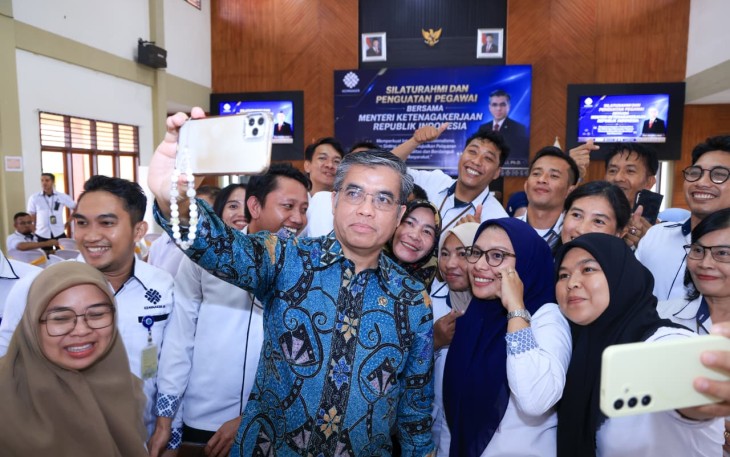 Menaker saat menghadiri Silaturahmi dan Penguatan Pegawai Balai Pelatihan Vokasi dan Produktivitas (BPVP) Kendari dan Balai Perluasan Kesempatan Kerja (BPKK) Kendari di Kendari, Sulawesi Tenggara, Rabu (5/8/2026).