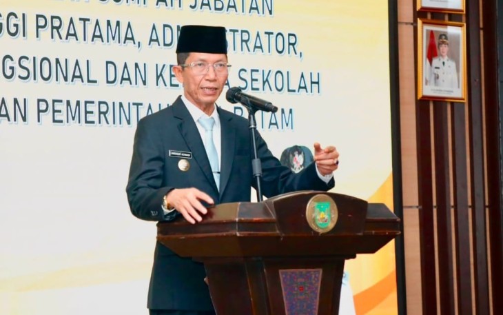 Wali Kota Batam, Amsakar Achmad