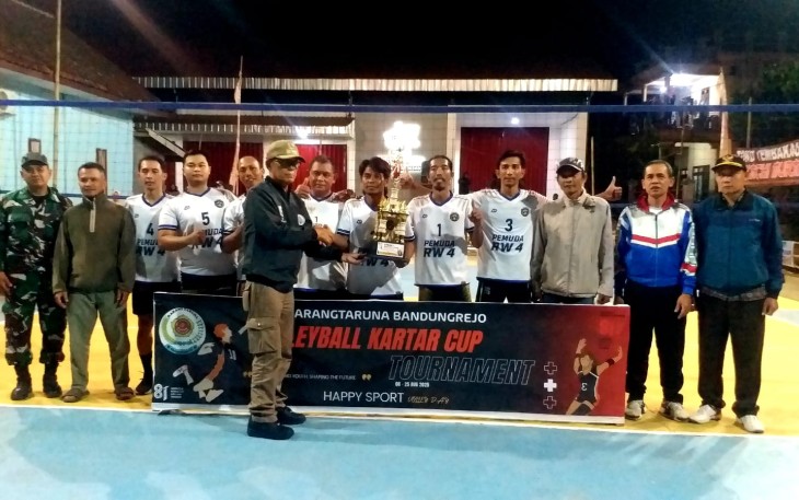 Final Turnamen Voli HUT ke-81 Desa Bandungrejo Meriah, RW 08 dan RW 04 Keluar sebagai Juara