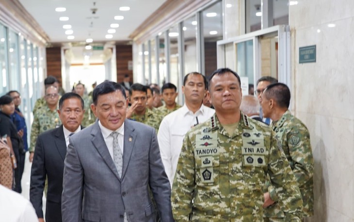 Wapang TNI saat Dampingi Menhan RI dalam Rapat Kerja Bersama Komisi I DPR RI
