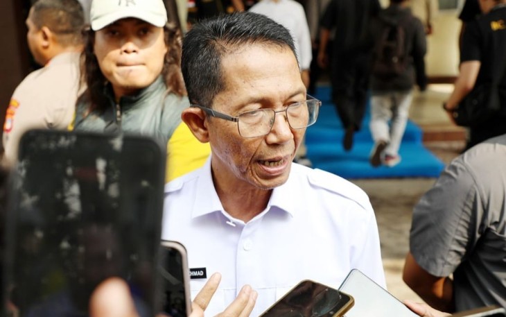 Wali Kota Batam, Amsakar Achmad, memberi keterangan kepada awak media usai menghadiri konferensi pers di Gedung Lancang Kuning Polda Kepri, Selasa (1/9/2026).