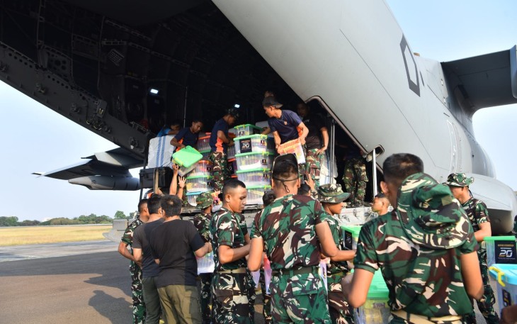 Pesawat TNI AU membawa bantuan untuk masyarakat terdampak gempa NTT. Hingga Kamis (3/9/2026), total bantuan TNI mencapai 1.080,013 ton melalui jalur darat, laut, dan udara.