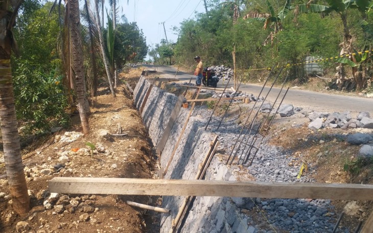 Pemkab Malang Bangun TPT di Desa Sidodadi Gedangan