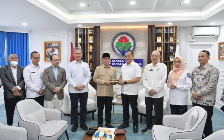 Menteri Desa dan Pembangunan Daerah Tertinggal Yandri Susanto saat audiensi dengan Gubernur Lalu Muhamad Iqbal di Kantor Kemendes PDT Jakarta, Selasa (10/3/2026)