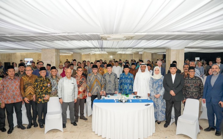 Menteri Ekonomi Kreatif, Teuku Riefky Harsya, menghadiri acara Halal Bihalal B57+ Asia Pacific Chapter di Masjid Istiqlal, Jakarta, Rabu (22/4/2026).