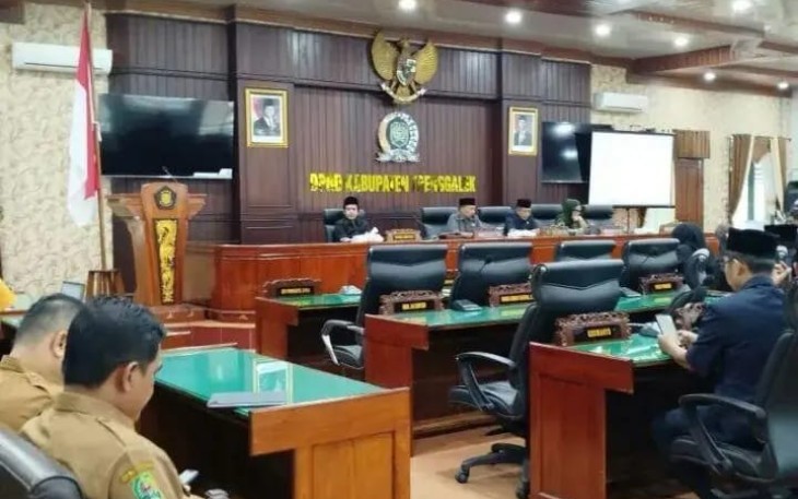 Situasi Rapat Paripurna DPRD Trenggalek Bahas Raperda Ketenagakerjaan.Selasa (24/2/2026)