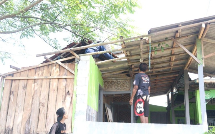 Renovasi panti asuhan Assalimah Kabupaten Tangerang