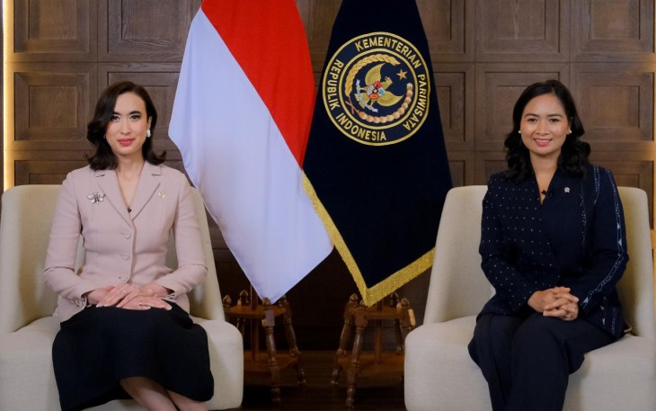 Menpar Widiyanti Putri Wardhana bersama Wamenpar Ni Luh Puspa 