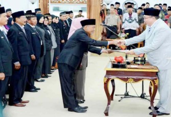 Pelantikan 171 Kepala SMAN/SMKN  di Gedung Serba Guna Pemprov Bengkulu, Jumat (03/03/2017).