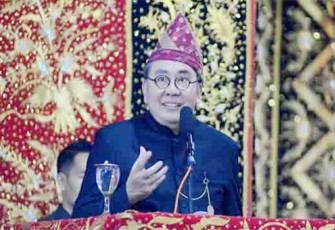 Gubernur Ridwan Mukti saat memberi sambutan dalam paripurna istimewa Hari Ulang Tahun (HUT) Kabupaten Bengkulu Selatan, Rabu (08/03/2017) 