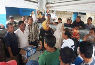 Ketua DPRD Kota Erna Sari Dewi saat memimpin sidak di Simpang Kandis