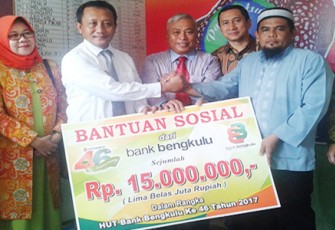 Bank Bengkulu Berikan Bantuan Kemanusian Rp 75 Juta ke Sejumlah Panti Asuhan