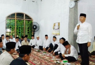 Wakil Gubernur Rohidin Mersyah saat gelar Safari Ramadhan bersama Organisasi Perangkat Daerah (OPD), di Masjid Ar Razzaq, Desa Lubuk Sirih Ilir, Kecamatan Manna, Kabupaten Bengkulu Selatan.