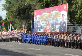 Upacara memperingati Hari Bhayangkara Ke -71 di halaman Markas Kepolisian Resor (Mapolres) Kota Bengkulu