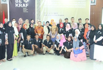 Pelaksana Tugas (Plt) Gubernur Bengkulu, Rohidin Mersyah, usai menghadiri dan membuka Focus Group Discussion (FGD) bertajuk Identifikasi Potensi dan Perumusan Kerjasama Dalam Pengembangan Ekonomi-Ekonomi Di Provinsi Bengkulu, Senin (17/07).  