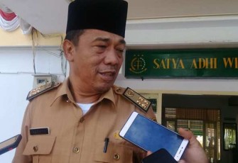 Mantan Plt Sekda Provinsi Bengkulu, Sudoto saat mendatangi Kejati Bengkulu, Selasa (22/08/2017). 