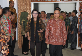 Wakil Ketua KPK Basaria Pandjaitan usai Konferensi Pers Rapat Konsolidasi Pencegahan dan Pemberantasan Korupsi Provinsi Bengkulu, Kamis (10/08/2017).