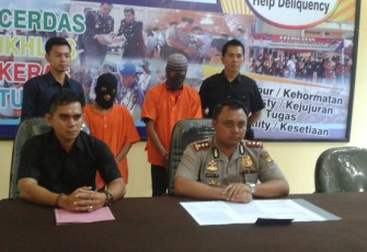 Kapolres Bengkulu Utara AKBP Ariefaldi saat memberikan keterangan pers, Selasa (07/11/2017)