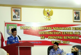 Kasubdit Distribusi Badan Ketahanan Pangan Arifah Rahman dalam Rapat Koordinasi Sosialisasi Pengembangan Distribution Centre (DC) se-Provinsi Bengkulu
