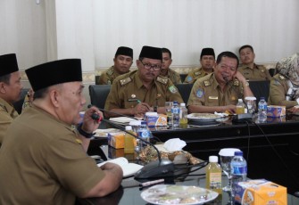 Sesda Provinsi Bengkulu Nopian Andusti saat memimpin rapat kerja bersama seluruh kepala OPD Provinsi Bengkulu