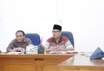 Wakil Rektor I IAIN Bengkulu saat mengklarifikasi. Foto (Referensipublik.com)