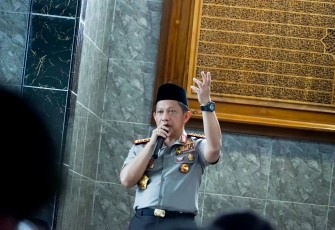 Kapolri Tito Karnavian saat di Masjid Al Aamiin Mapolda Bengkulu dalam Silaturahmi bersama Ulama.
