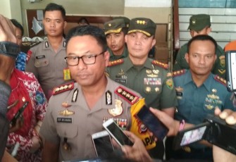Wakapolda Bengkulu Kombes Pol Budi Widjanarko usai melakukan pertemuan dengan nelayan.