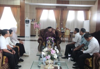 Plt Gubernur Rohidin Mersyah Audensi Dengan Pengurus Koperasi Syariah 212