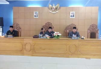 Paripurna pandangan umum fraksi tentang tiga raperda usulan eksekutif