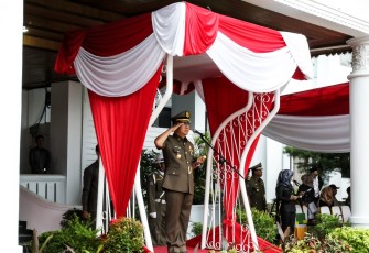 Pelaksana Tugas Gubernur Provinsi Bengkulu Rohidin Mersyah saat jadi Irup 