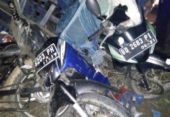 Saat kejadian nampak beberapa unit kendaraan sepeda motor ringsek