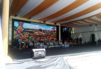 Salah Satu Penampilan Tim Sanggar Tabuh Dhol Sedang Beraksi 