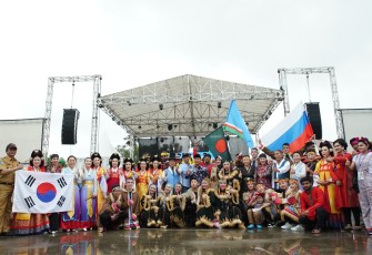Musik Dhol Jajal Kolaborasi Performance dengan Kesenian 4 Negara