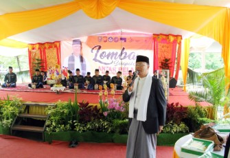 Plt Gubernur saat hari dalam pembukaan Lomba Sarapal Anam.