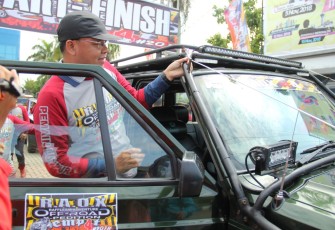 Usai pelepasan, Plt Gubernur Bengkulu Rohidin Mersyah turut serta uji nyali mengikuti jalannya adventure offroad.