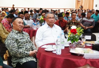 Mewakili Gubernur Bengkulu, Sekda Provinsi Bengkulu Nopian Andusti hadir pada Lokakarya Pemangku Kepentingan tentang Prioritas Penggunaan Dana Desa.