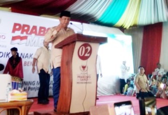 Capres Prabowo Subianto saat berpidato didepan pendukungnya di Bengkulu