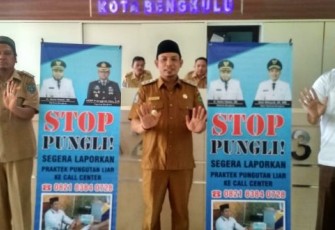 Wakil Wali Kota Bengkulu Dedy  Wahyudi Usai Melakukan Pemasangan Banner di Dinas Dukcapil Kota Bengkulu  