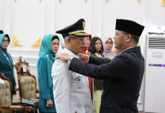 Gubernur Bengkulu Rohidin Mersyah Lantik Gusnan Mulyadi Sebagai Bupati Bengkulu Selatan 
