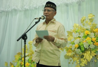 Plt Bupati Asahan Surya Saat Memberikan Sambutan Pada Acara Peringatan Nuzulul Quran di Mesjid Raya Kisaran