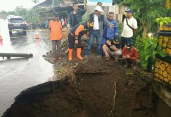 Kondisi Jalan Longsor 