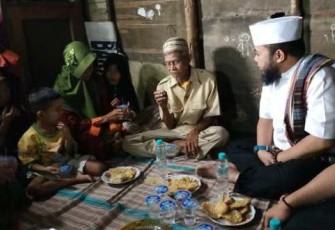 Wali Kota Bengkulu Helmi Hasan Sahur Bersama Ujang Warga Padang Serai 
