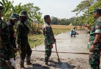 Berharap TNI Menjadi Tauladan Saat Bekerja di Lokasi TMMD