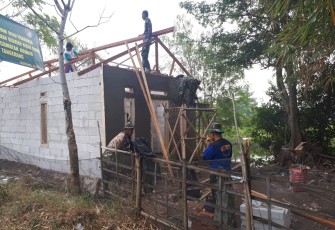 Satgas TMMD Kronjo Kebut Bedah Rumah