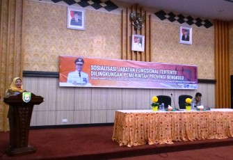 Kepala BKD Provinsi Bengkulu Diah Irianti Pada Pembukaan Sosialisasi Jabatan Fungsional Tertentu di Lingkungan Pemerintah Provinsi Bengkulu