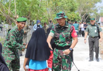 Warga Desa Blukbuk Sambut Kehadiran Dansatgas TMMD Kronjo