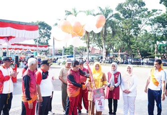 Bupati Rejang Lebong Ahmad Hijazi Lepas Balon 