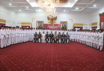 Gubernur Bengkulu Rohidin Mersyah Foto Bersama 